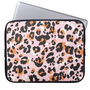 Leopard pattern seamless. Classic leo texture. Tre Laptop Sleeve
