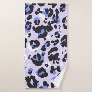 Leopard pattern seamless. Purple leo skin texture. Bath Towel