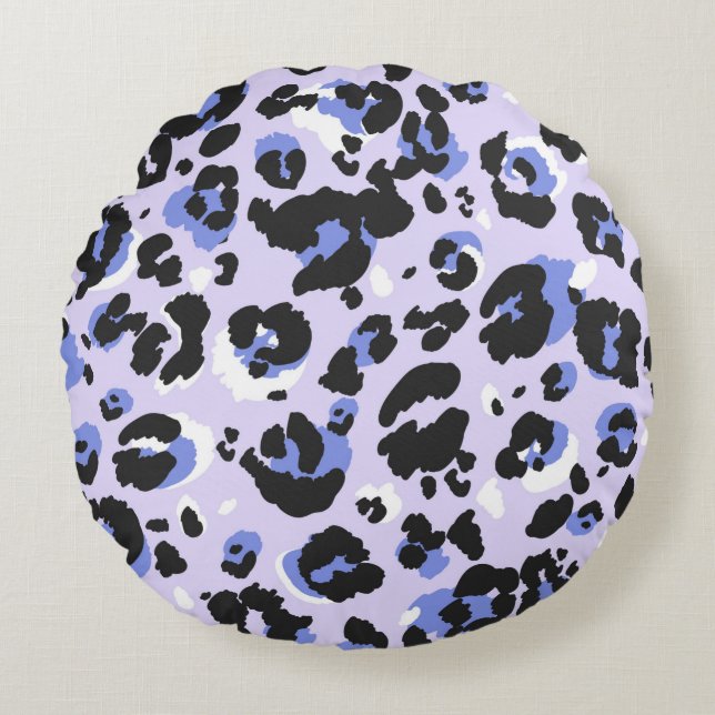 Leopard pattern seamless. Purple leo skin texture. Round Cushion (Front)