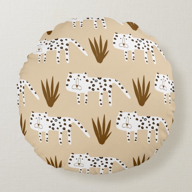 Leopard Print: Timeless Pattern. Round Cushion (Front)
