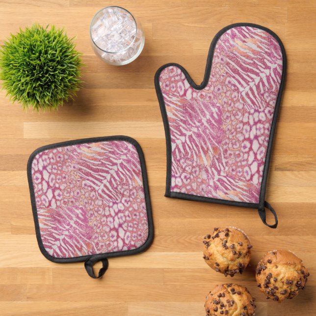 Leopard tiger skin trendy oven mitt & pot holder set (Top Down)