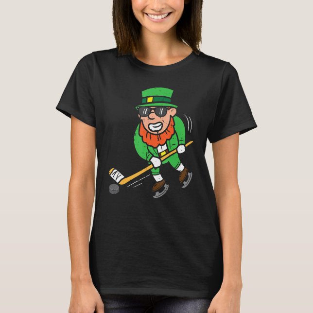 Leprechaun Playing Ice Hockey St Patricks Day Men  T-Shirt (Front)