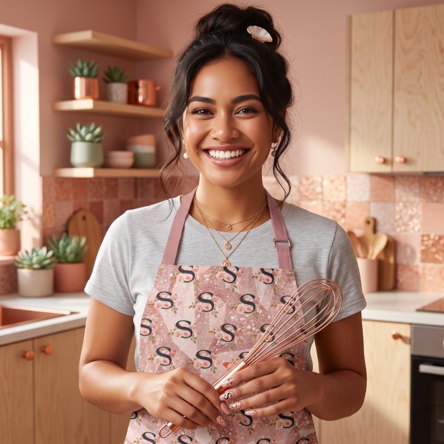 Letter S Apron (Creator Uploaded)