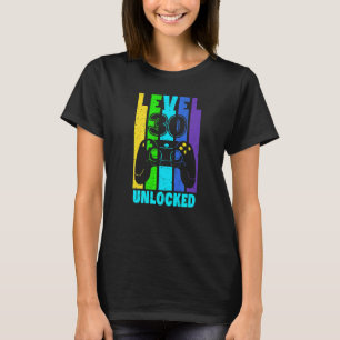 Level 30 Unlocked 30 Years Old Men Gamer 30th Birt T-Shirt