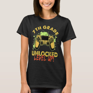 Level Up To 8th Grade Back 2 School Kids With Mum T-Shirt