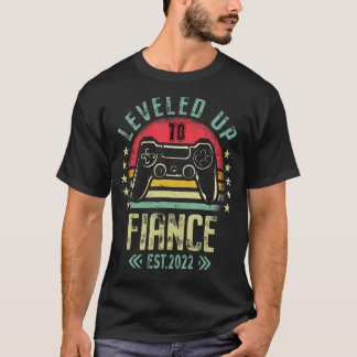 Levelled Up To Fiance 2022 Just Engaged Newly Enga T-Shirt
