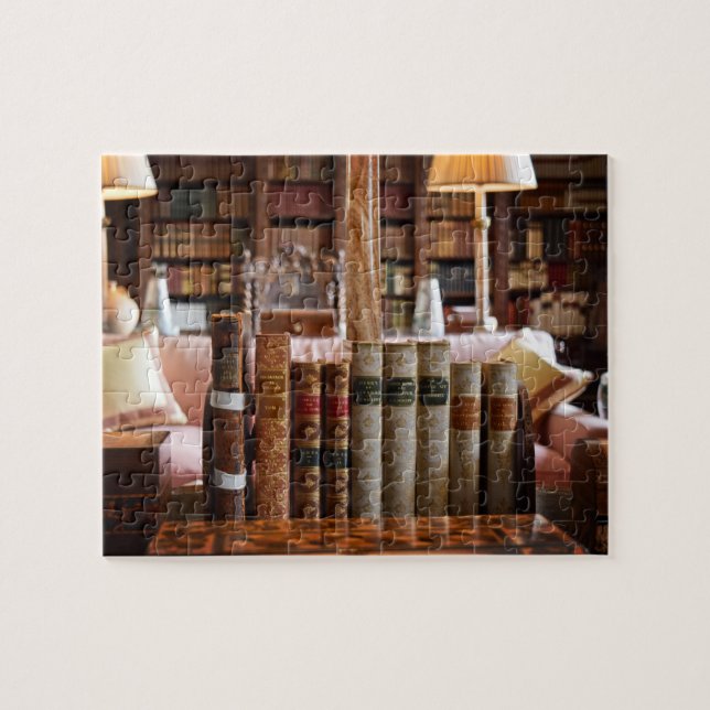 Library Bookworm at Hever Castle - 8x10 - 110 pc Jigsaw Puzzle (Horizontal)