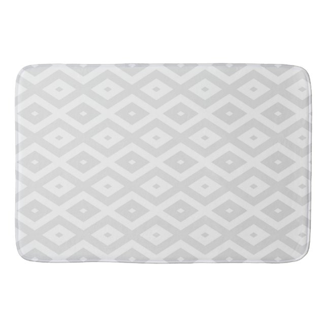 Light gray and white diamond pattern bath mat (Front)