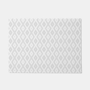 Light grey and white diamond pattern doormat