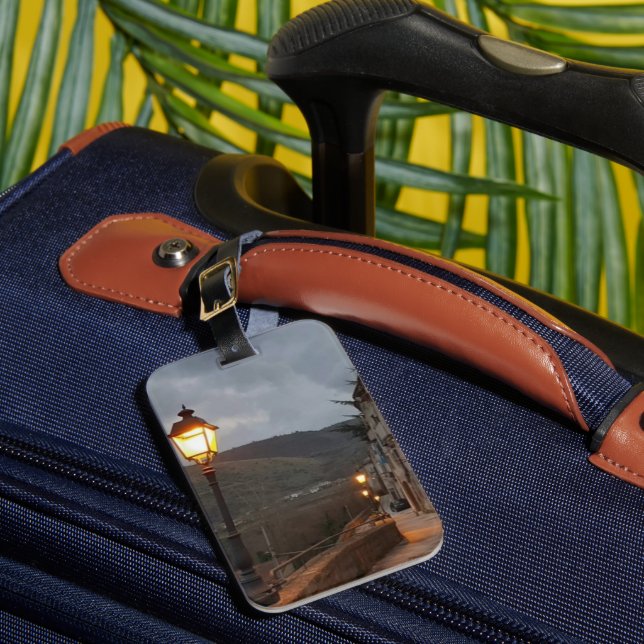 light luggage tag (Front Insitu 1)
