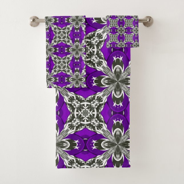 Light Purple Grey and White Repeat Tile Pattern Bath Towel Set (Insitu)