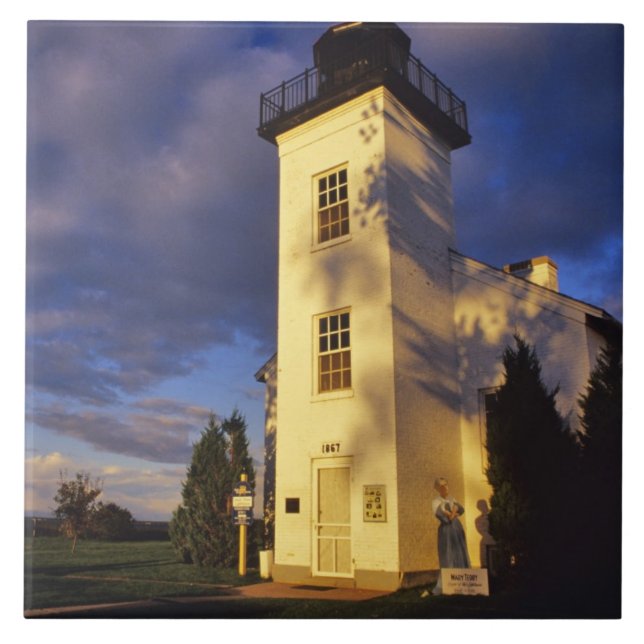 Lighthouse in Escanaba UP Michigan Tile (Front)