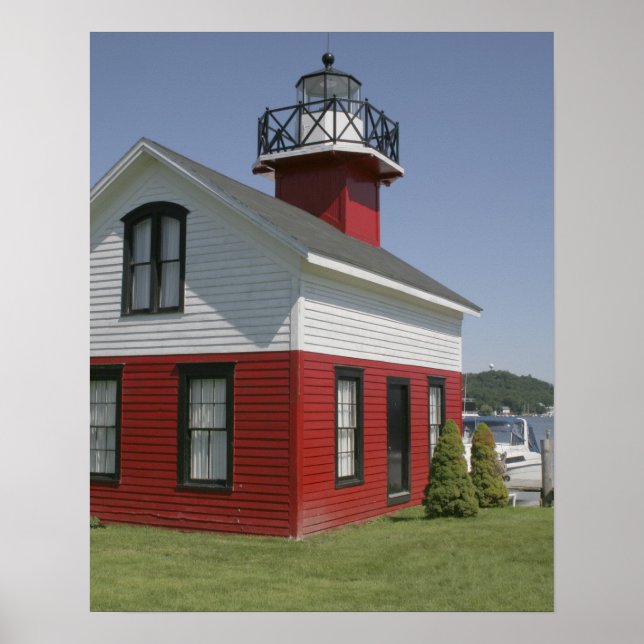 Lighthouse relocated shore in Douglas near 2 Poster (Front)