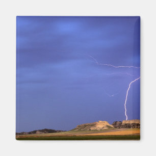 Lightning strikes buttes near Scottsbluff Magnet