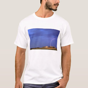 Lightning strikes buttes near Scottsbluff T-Shirt