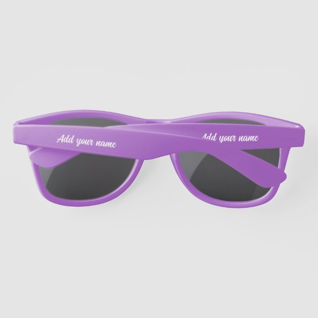 Lightweight plastic sunglasses (Back)