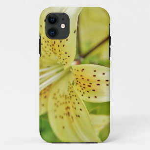 Lily Blooms Wedding Parties iPhone 11 Case