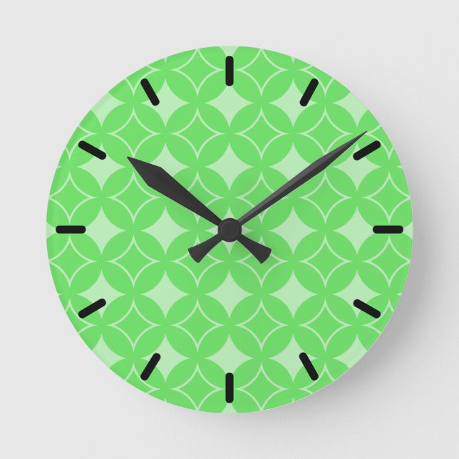 Lime green shippo pattern round clock (Front)