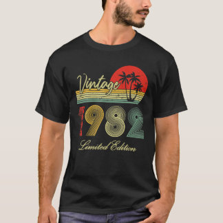 Limited Edition 1982 40Th Birthday Gift 40 Years O T-Shirt