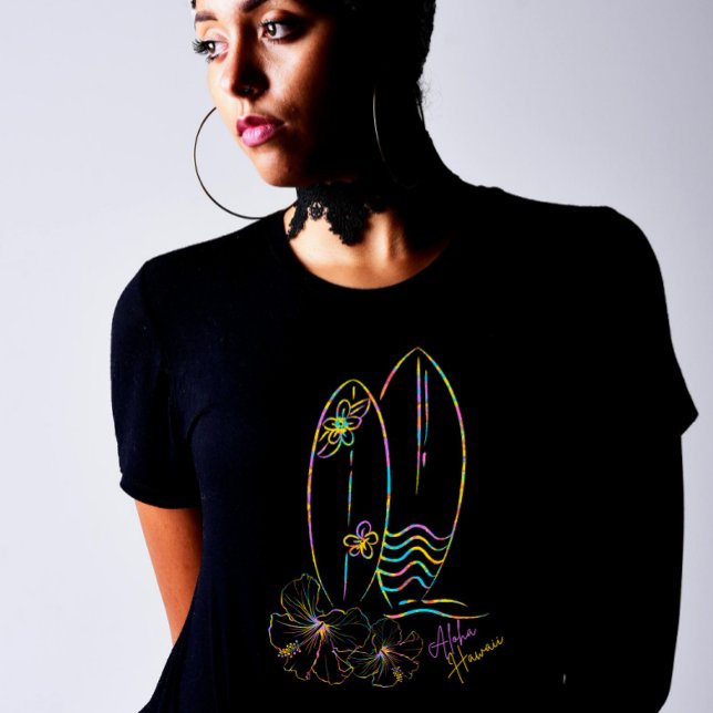 Line-Art Hawaii Aloha Holiday  T-Shirt (Creator Uploaded)