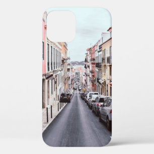 LINE OF VEHICLES ON THE RIGHT SIDE OF A 2-WAY ROAD iPhone 12 CASE