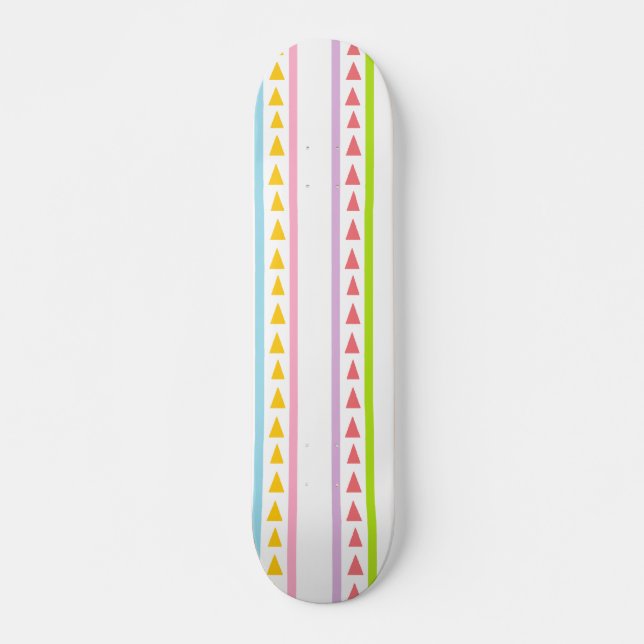 Lines and triangles pattern skateboard (Front)