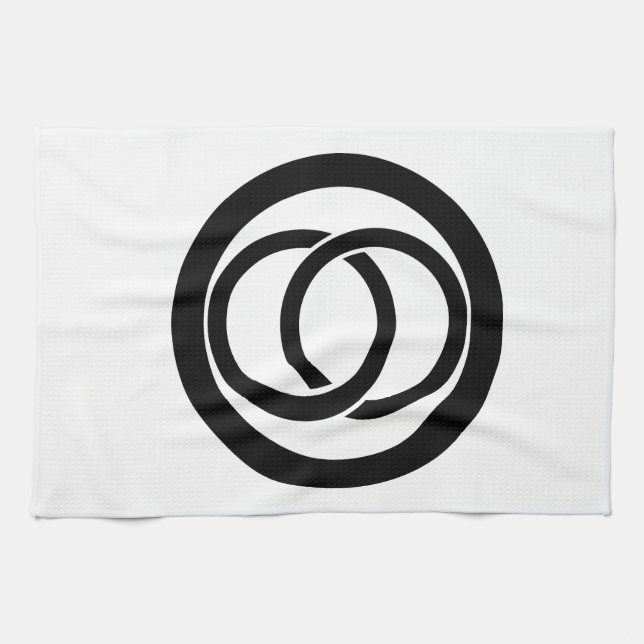 Linked circles in circle tea towel (Horizontal)