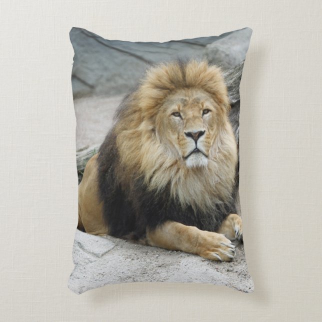 Lion 020 decorative cushion (Front(Vertical))