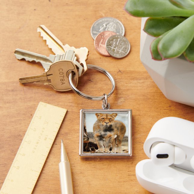 Lioness portrait key ring (Desk)