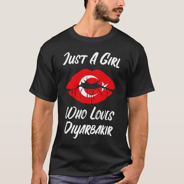 Lips Mouth Love Turkish Flag Diyarbakir T-Shirt (Front)
