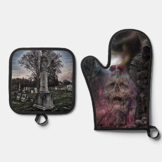 Living Dead oven mitt/pot holder  Oven Mitt & Pot Holder Set