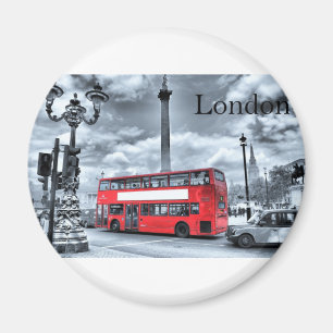 LONDON BUS in Black & White (St.K) Magnet