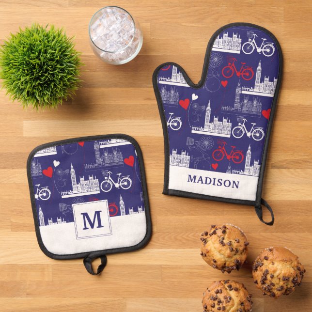 London Landmarks Pattern Oven Mitt & Pot Holder Set (Top Down)