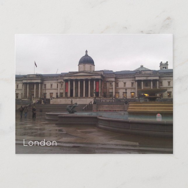 London - Trafalgar Square Holiday Postcard (Front)