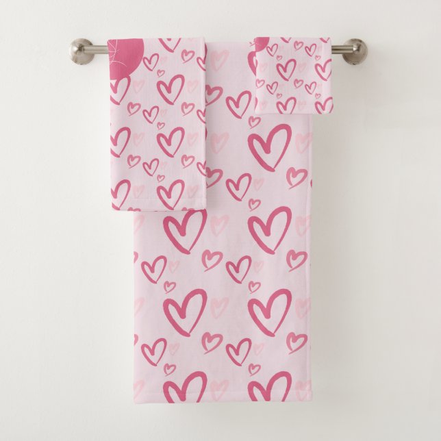 Loose Pink Heart Pattern Valentine Monogram Bath Towel Set (Insitu)