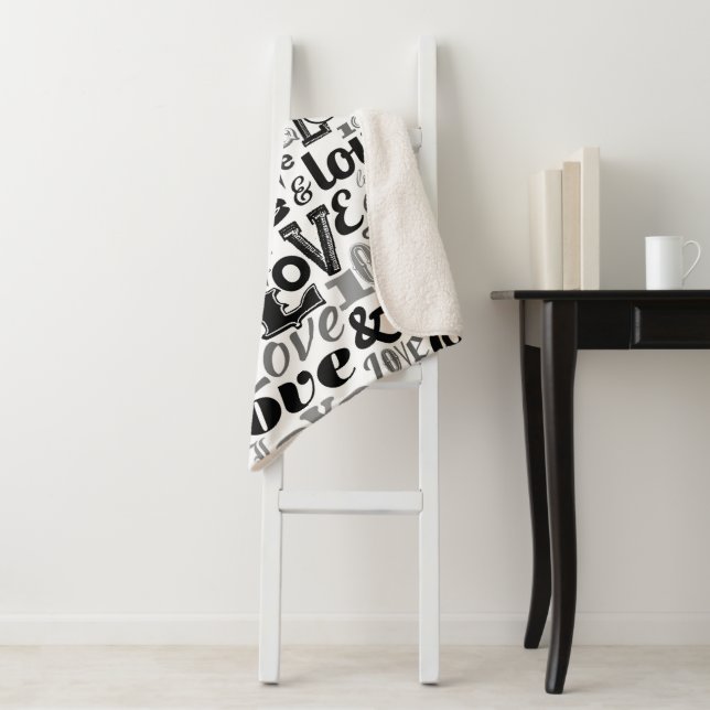 Love 3 sherpa blanket (In Situ)