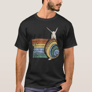 Love Animals Retro Snail Gift Design Idea for Snai T-Shirt