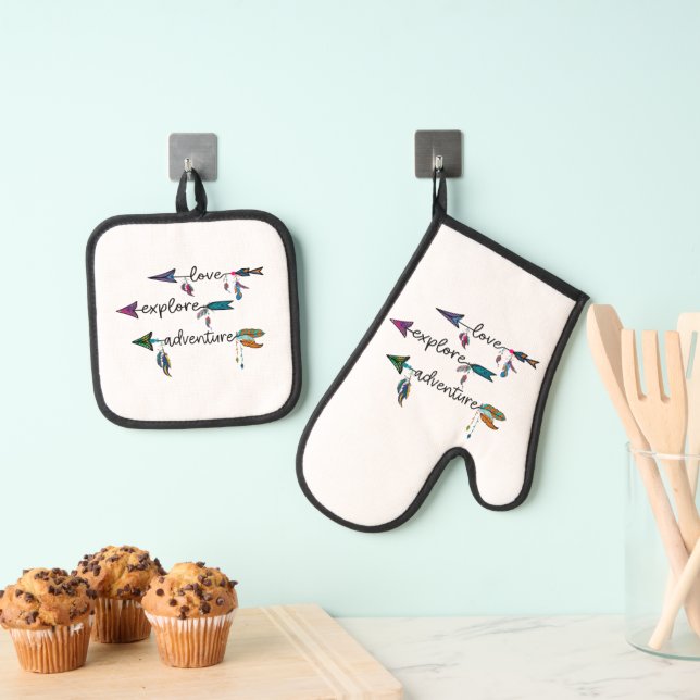 Love Explore Adventure Arrow Tribal Boho Design Oven Mitt & Pot Holder Set (Insitu(Hanging))