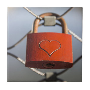 Love Heart Padlock Tile