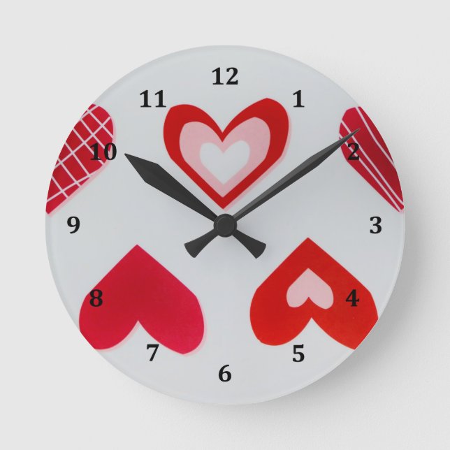 Love Hearts Happy Valentine's Day Pattern Round Clock (Front)