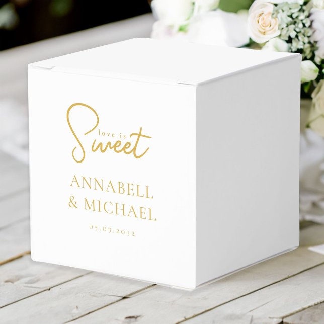 Love is Sweet! Elegant, Simpel, Wedding Favour Box (Love is Sweet! Elegant, Simpel, Wedding Favor Boxes with your names and date.)