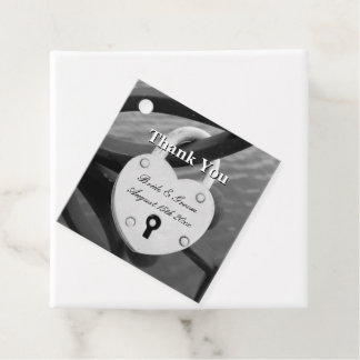 Love lock with keyhole personalised wedding favour tags