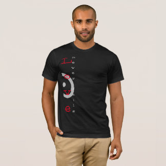 Love never fails T-Shirt