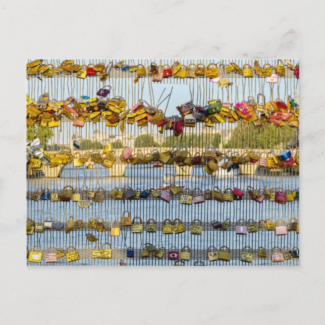 Love padlocks on Pont de Solferino - Paris, France Postcard (Front)