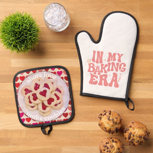 Love to Bake Oven Mitt & Pot Holder Set (Top Down)