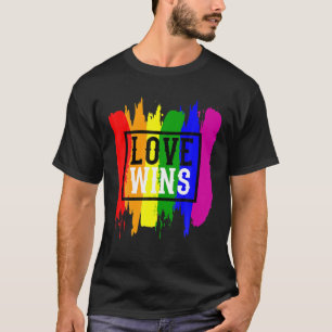 LOVE WINS LGBT Pride Month LGBTQ Lesbian Mum T-Shirt