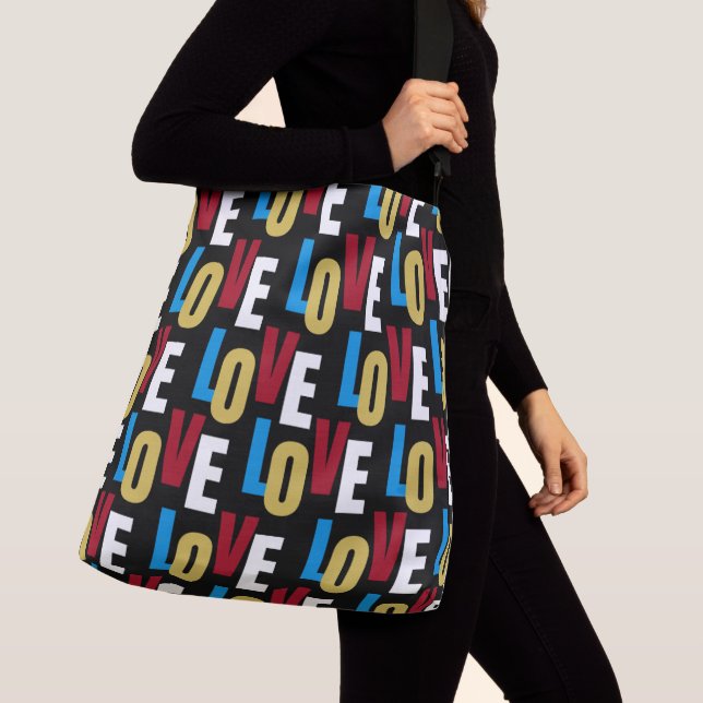Love word pattern crossbody bag (Close Up)