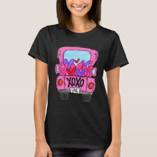 Love XOXO Heart Pink Truck Valentines Day Couple B T-Shirt