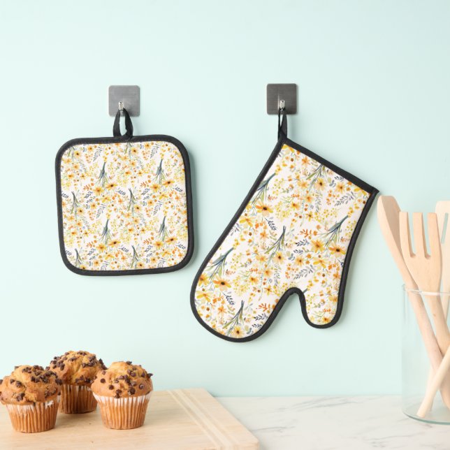 Lovely yellow spring wildflowers oven mitt & pot holder set (Insitu(Hanging))