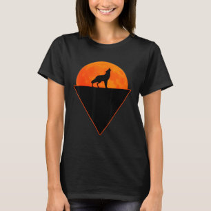 Loves Wolves wolf moon T-Shirt